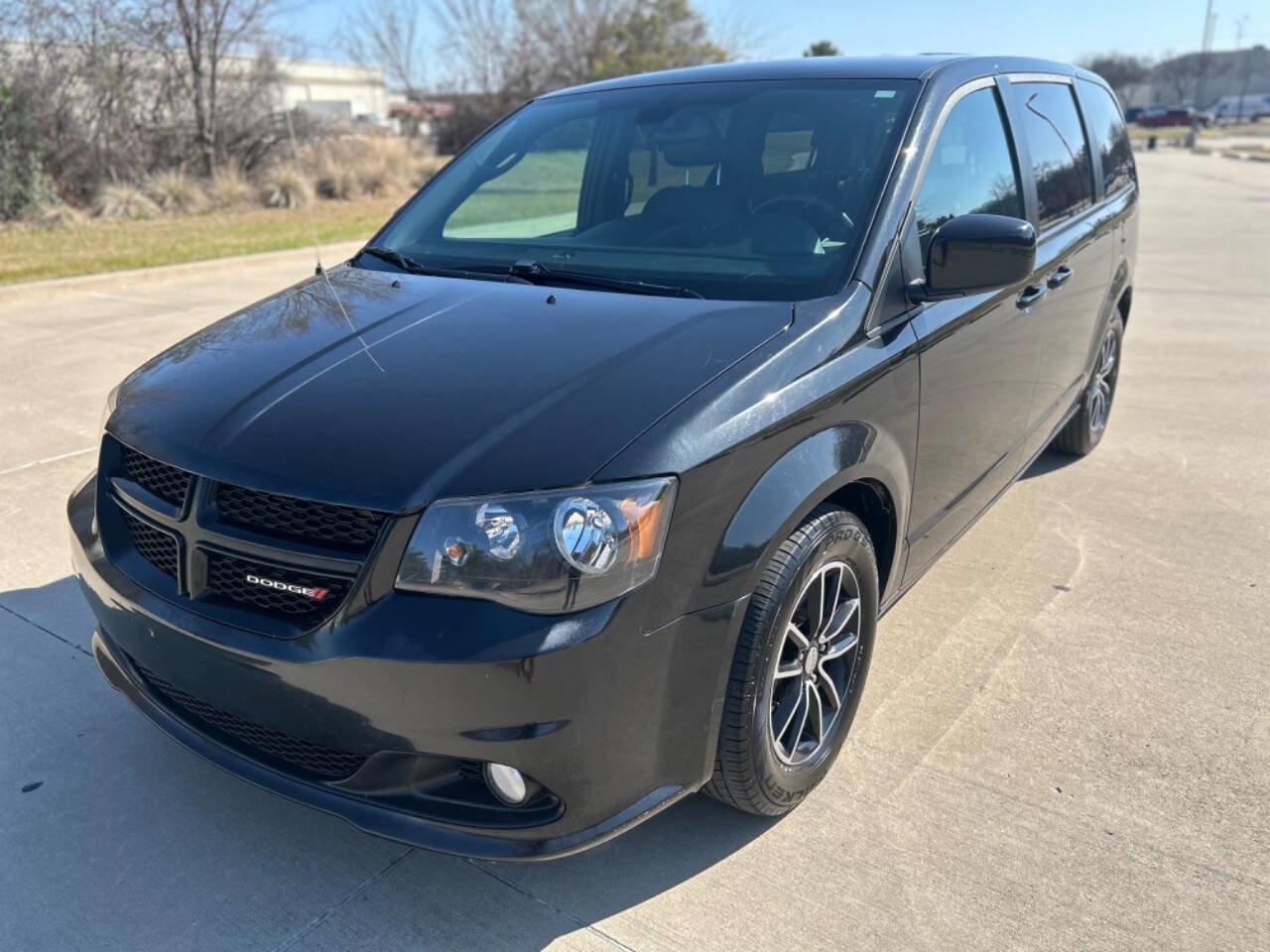 Used 2019 Dodge Grand Caravan GT image 2