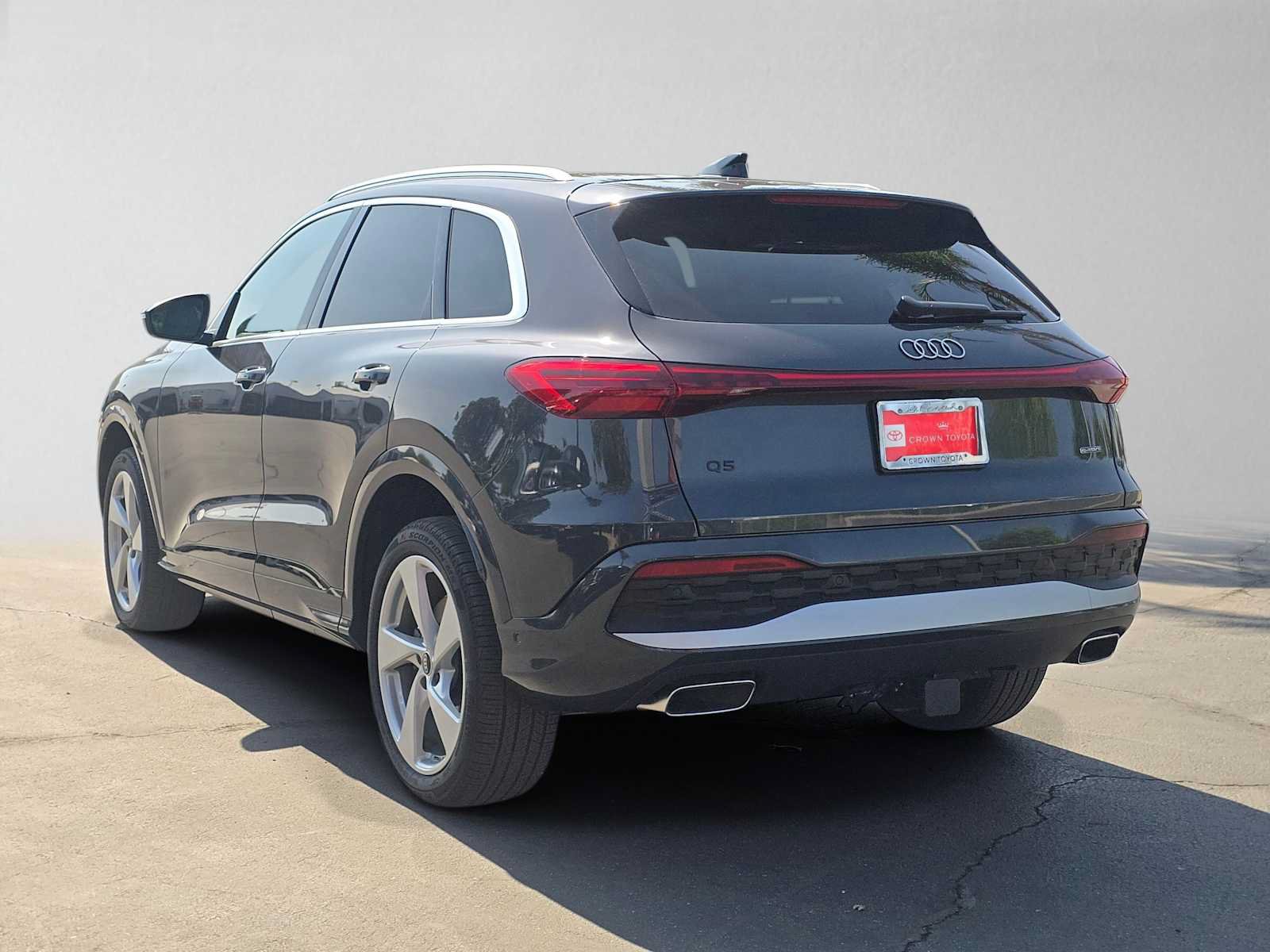 Used 2025 Audi Q5 Premium Plus w/ Premium Plus AWD/4WD image 5