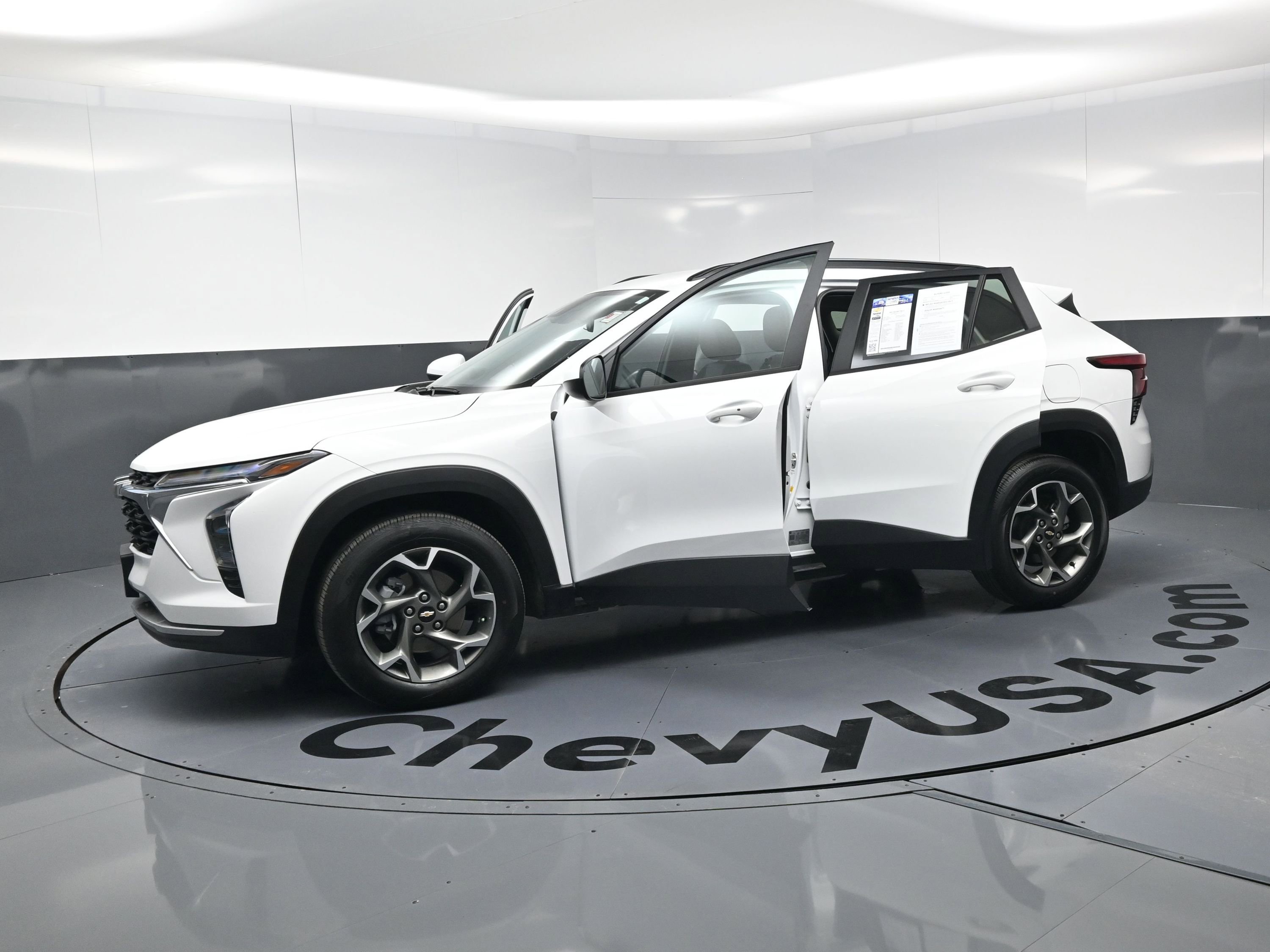 Used 2025 Chevrolet Trax LT w/ Driver Confidence Package image 20