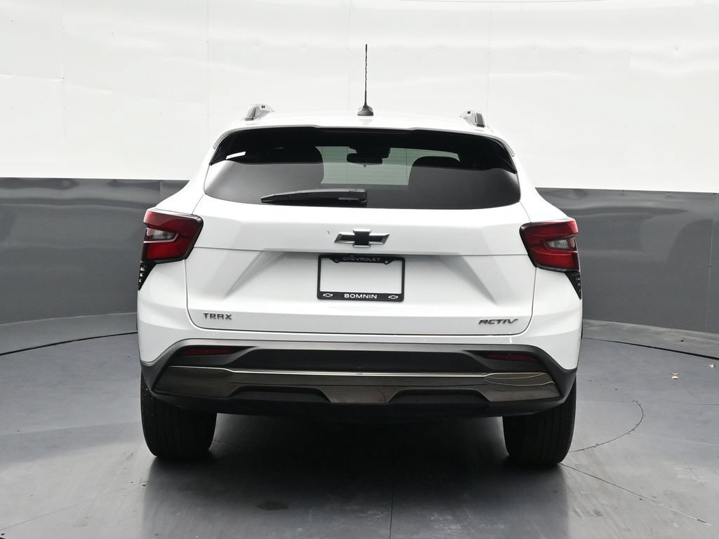 Used 2025 Chevrolet Trax ACTIV w/ Sunroof Package FWD image 4