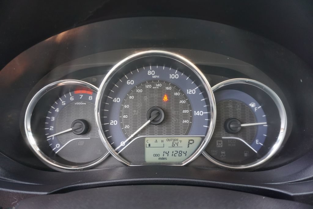 Used 2015 Toyota Corolla LE FWD image 5