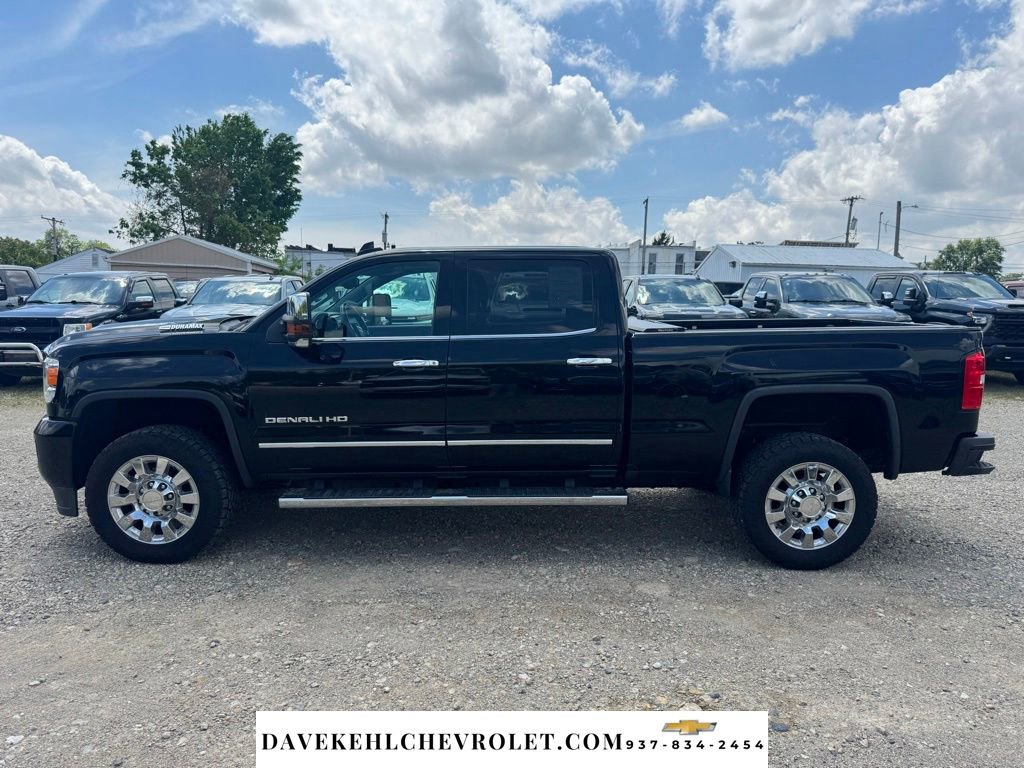 Used 2018 GMC Sierra 2500 Denali w/ Duramax Plus Package AWD/4WD image 2