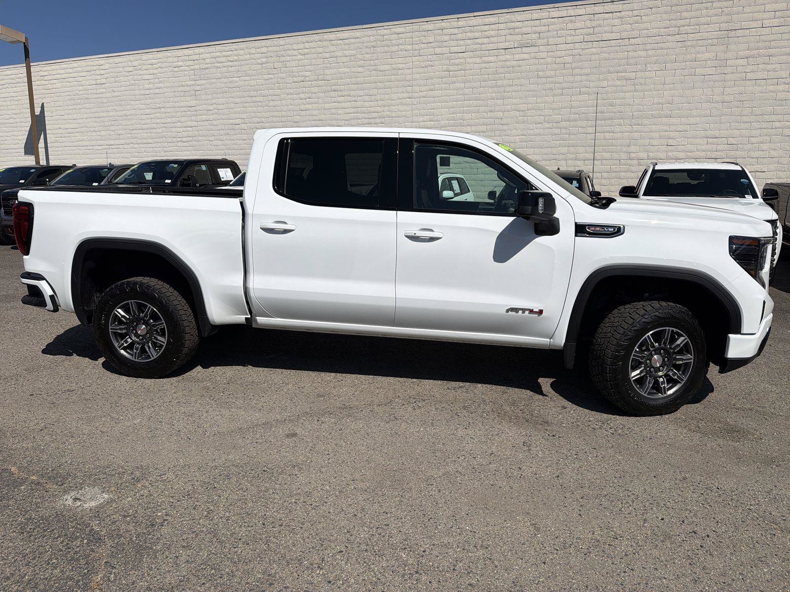 Used 2025 GMC Sierra 1500 AT4 AWD/4WD image 4