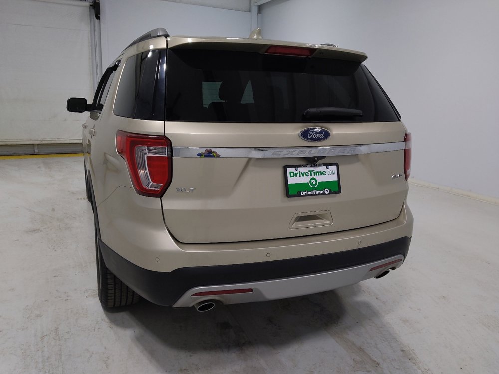 Used 2017 Ford Explorer XLT w/ Equipment Group 202A image 6