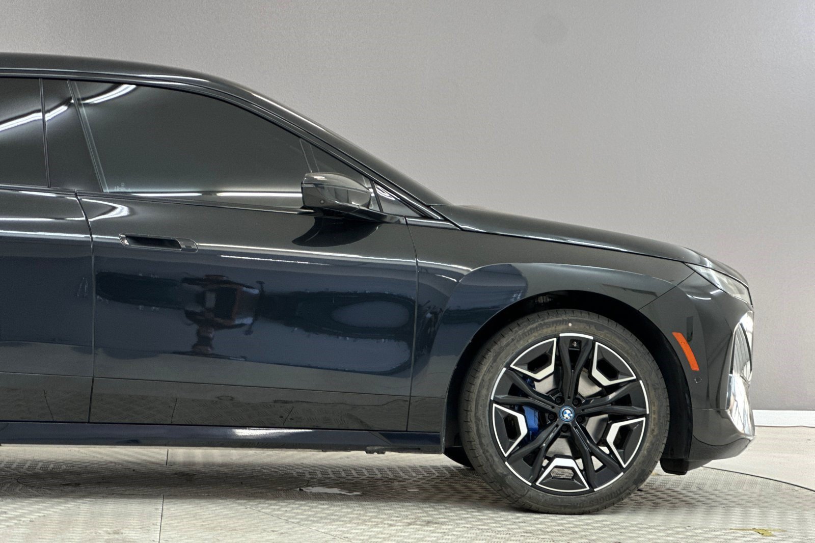Certified 2023 BMW iX xDrive50 w/ Premium Package AWD/4WD image 36