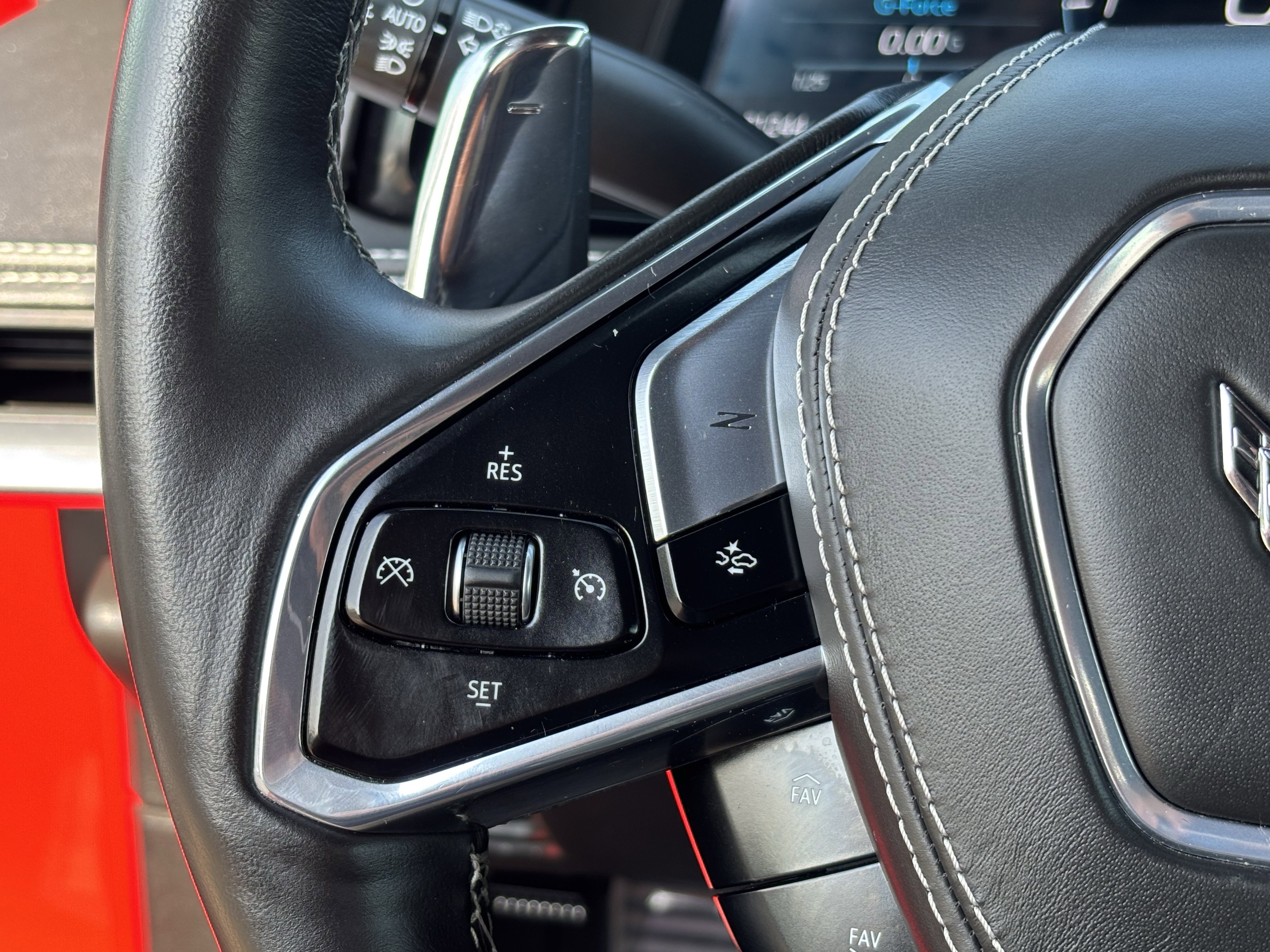 Used 2025 Chevrolet Corvette Stingray Premium Conv w/ 3LT RWD image 30