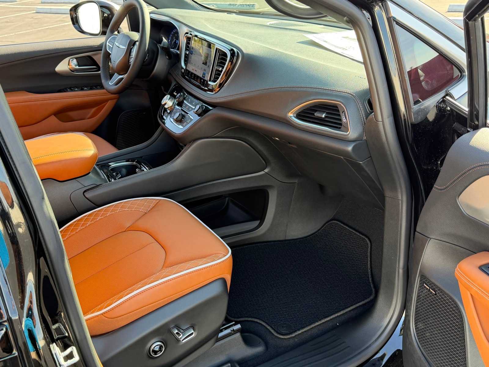 New 2026 Chrysler Pacifica Pinnacle AWD/4WD image 30