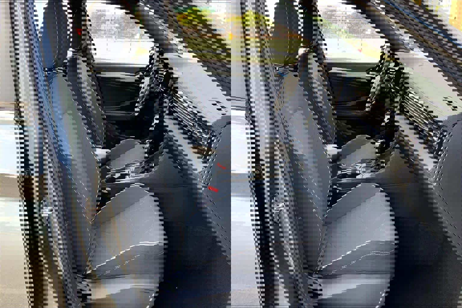 Used 2025 Volkswagen Jetta Sport image 9