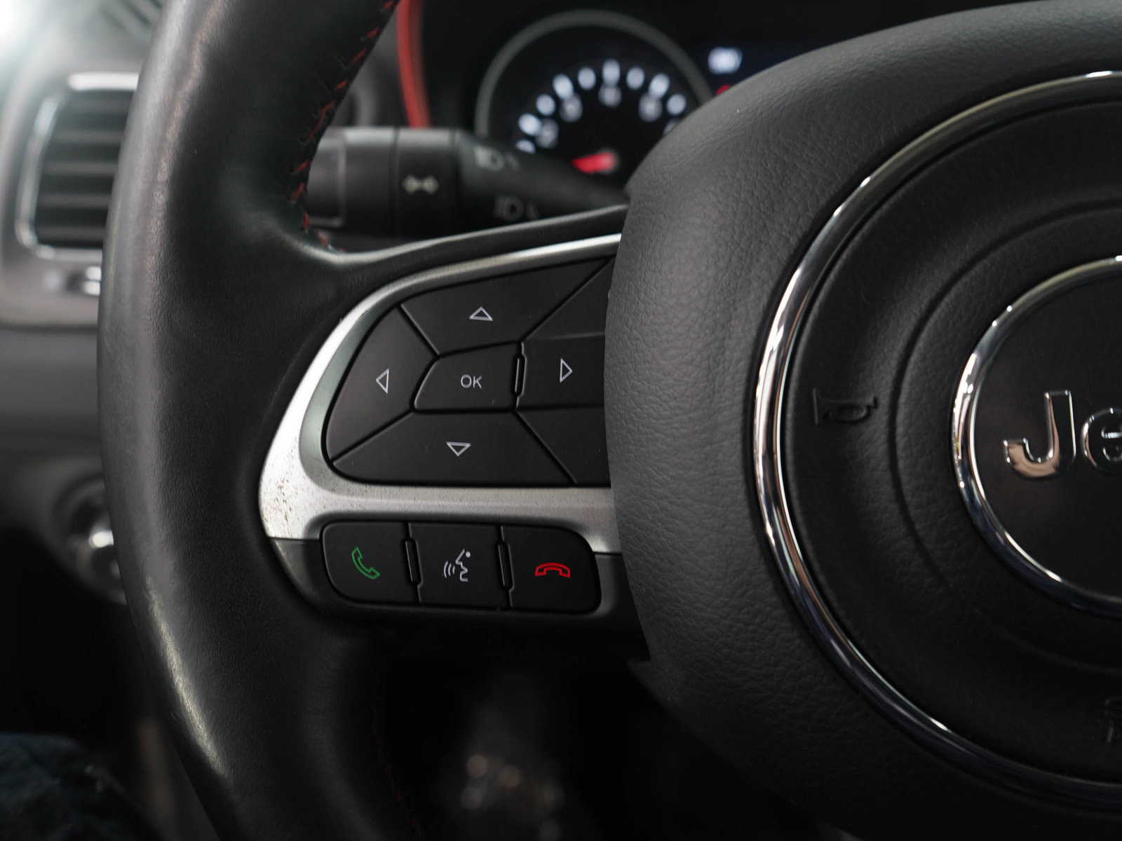 Used 2018 Jeep Compass Trailhawk w/ Cold Weather Group image 17