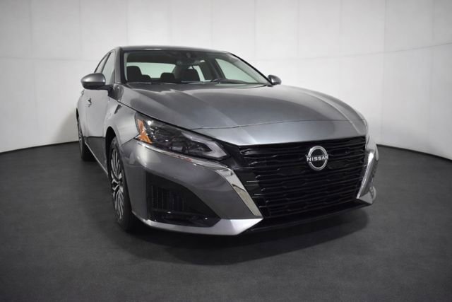 Certified 2023 Nissan Altima 2.5 SV image 3