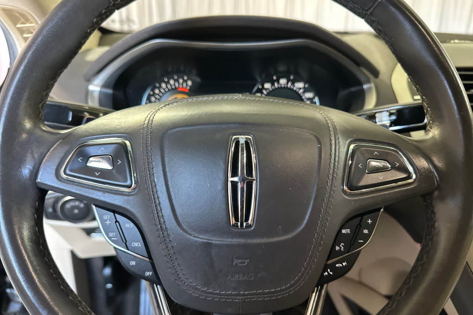 Used 2017 Lincoln MKZ Reserve FWD image 27