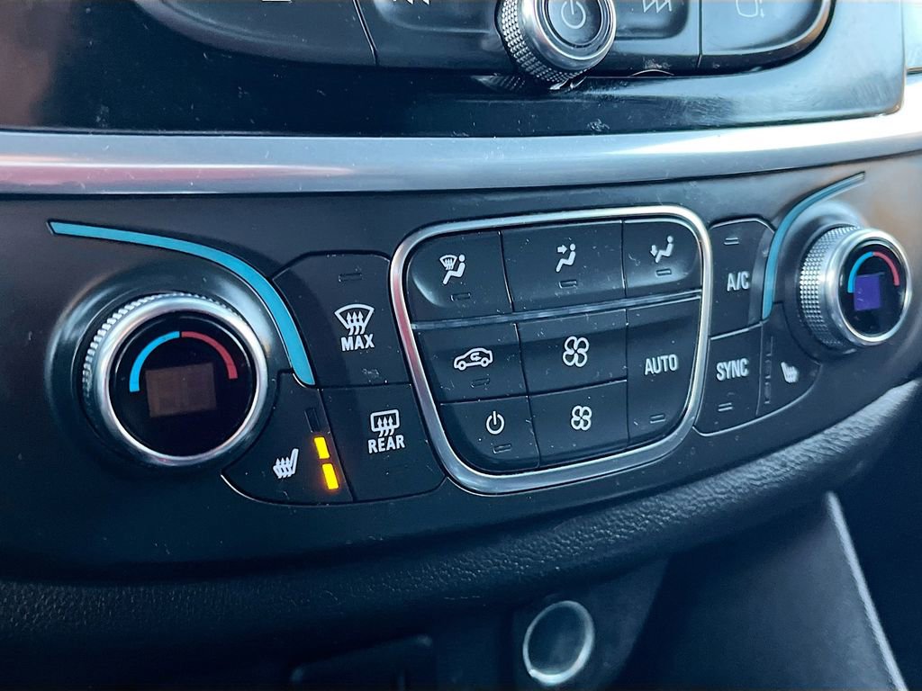 Used 2022 Chevrolet Traverse LT w/ LPO, Floor Liner Package image 20