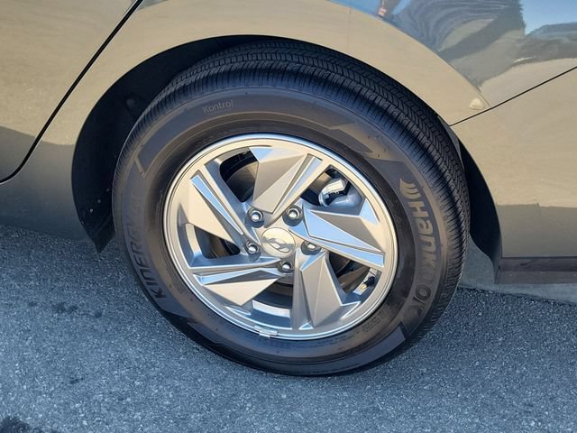 Certified 2026 Hyundai Elantra SE FWD image 27