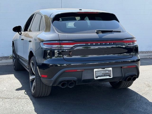 Used 2025 Porsche Macan AWD/4WD image 3
