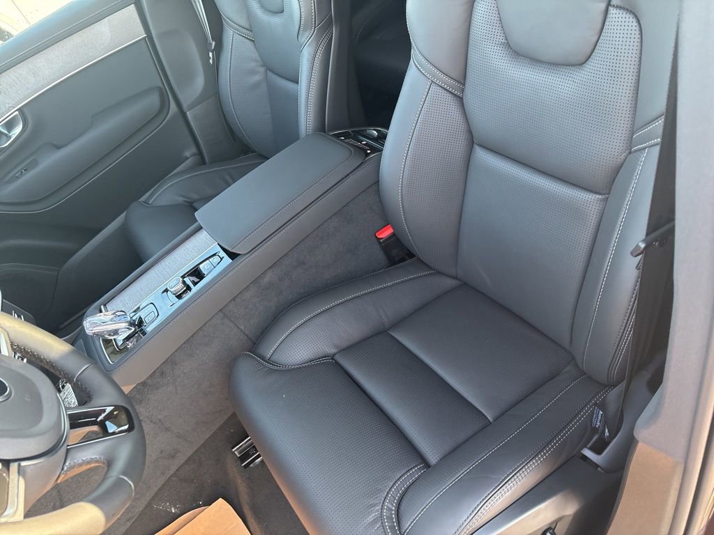New 2026 Volvo XC90 B6 Ultra w/ Protection Package Premier image 21
