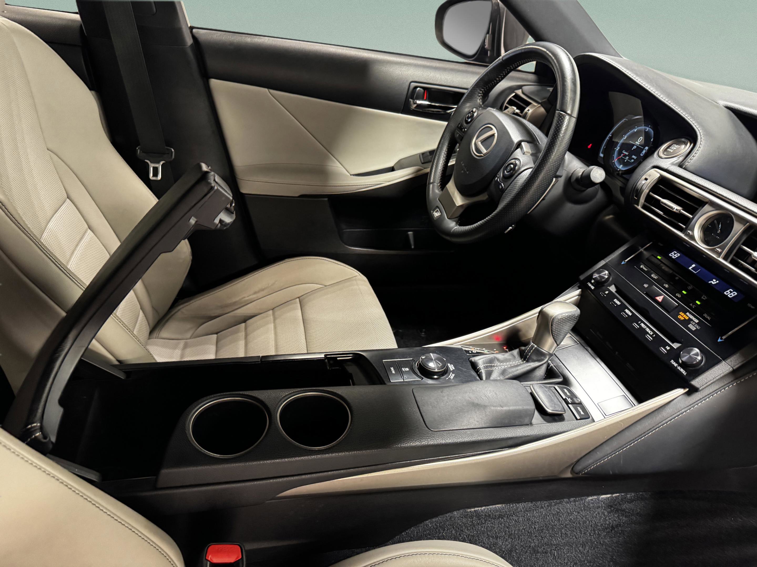 Used 2014 Lexus IS 250 w/ F-Sport Package RWD image 28