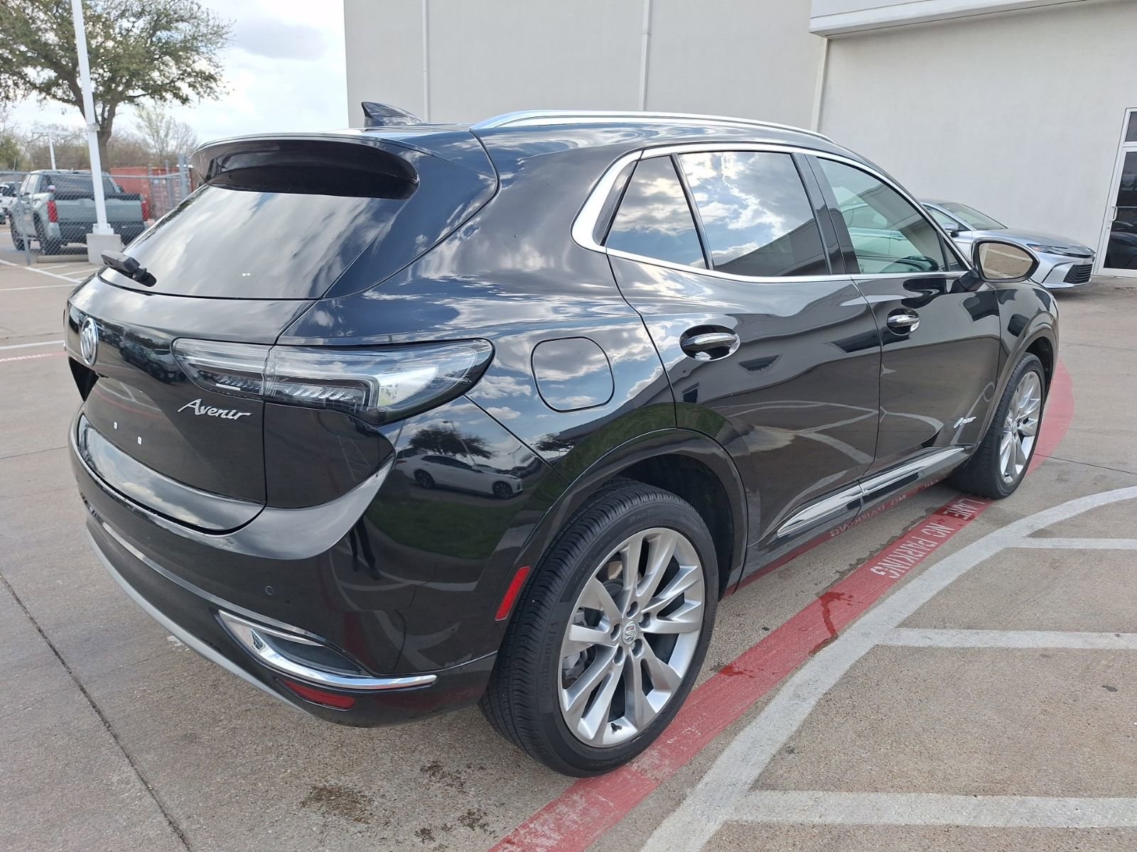 Used 2022 Buick Envision Avenir w/ Safety Package image 6