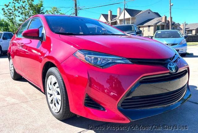Used 2018 Toyota Corolla LE FWD image 3
