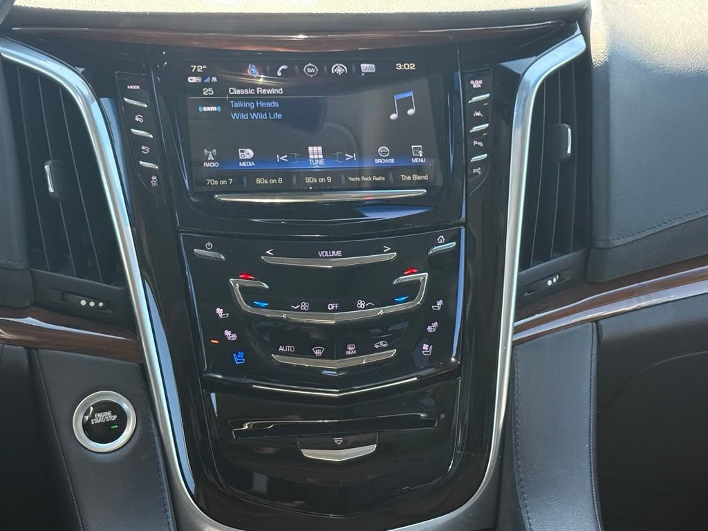 Used 2019 Cadillac Escalade Luxury AWD/4WD image 23
