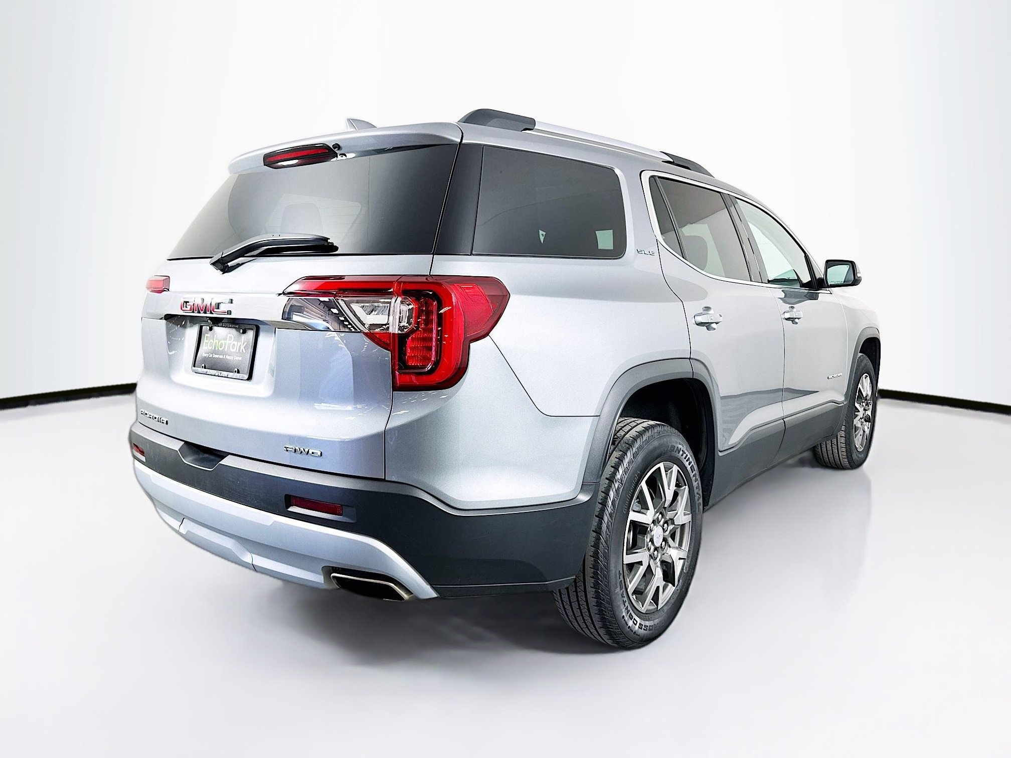 Used 2023 GMC Acadia SLE w/ Driver Convenience Package image 9