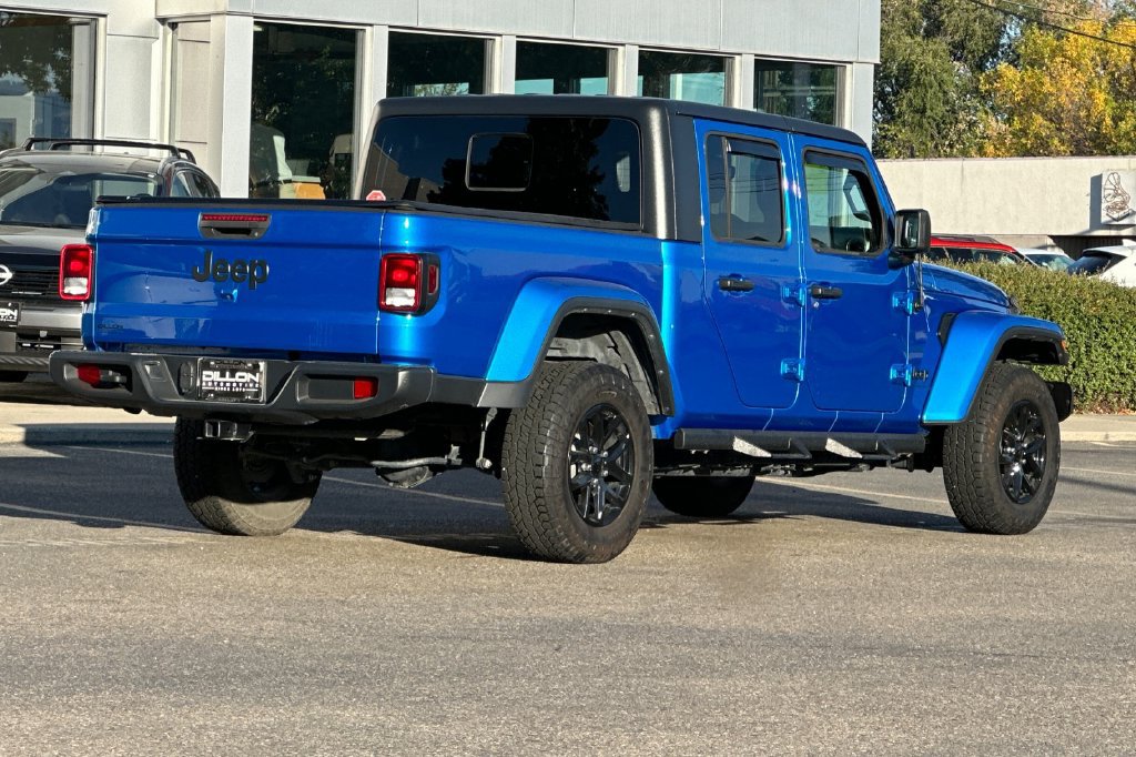 Used 2023 Jeep Gladiator Sport AWD/4WD image 8