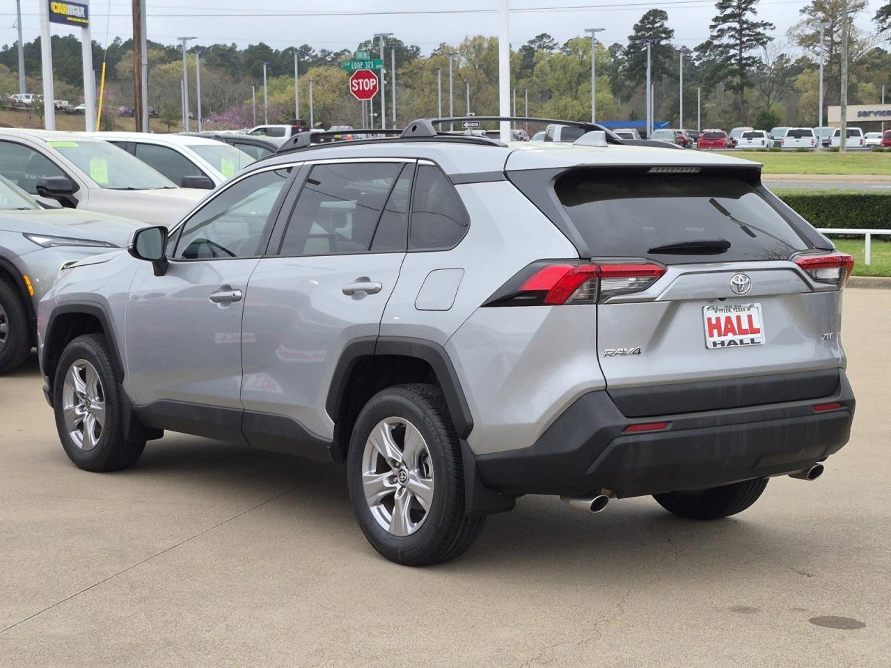 Used 2023 Toyota RAV4 XLE w/ Convenience Package image 4