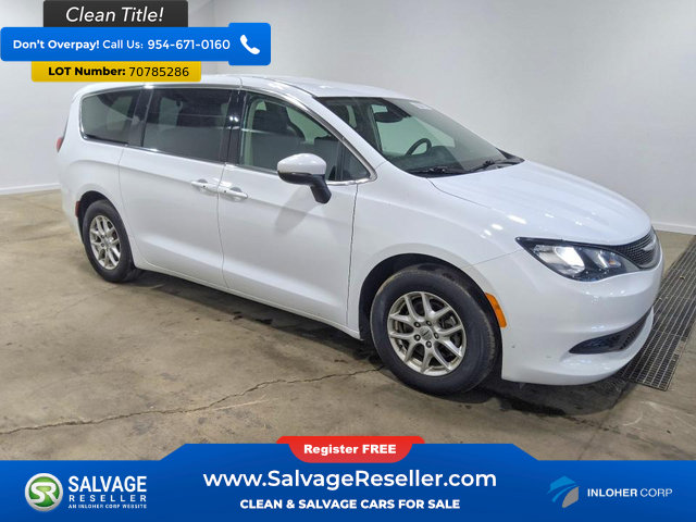 Used 2023 Chrysler Voyager LX FWD image 5