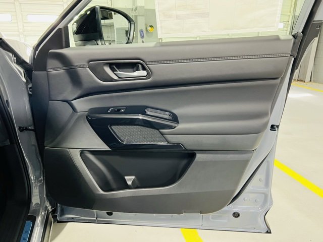 New 2026 Nissan Pathfinder Platinum image 37