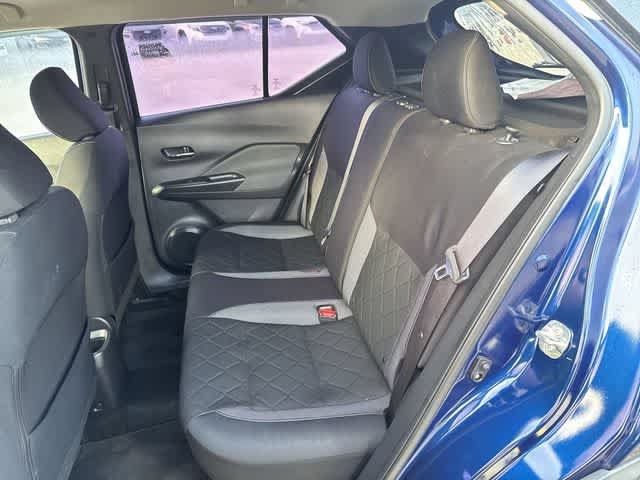 Used 2019 Nissan Kicks SV FWD image 18
