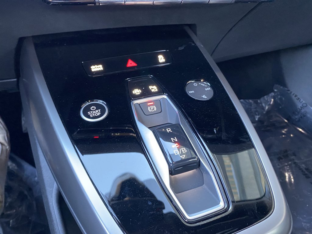 Used 2023 Audi Q4 e-tron Prestige image 35