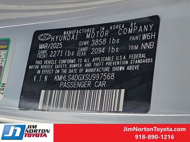 Used 2025 Hyundai Elantra SEL FWD image 33