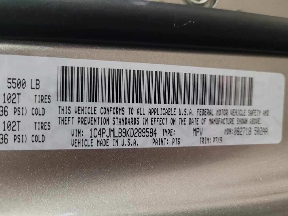 Used 2019 Jeep Cherokee Latitude Plus w/ Cold Weather Group AWD/4WD image 33