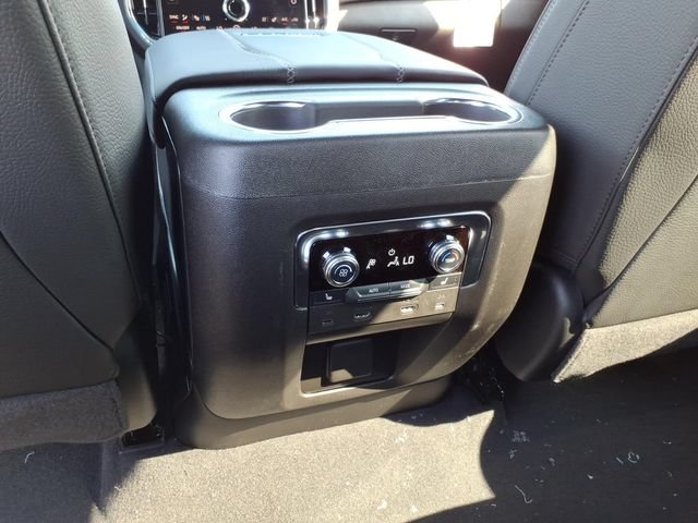 New 2026 GMC Yukon XL Denali w/ Denali Reserve Package AWD/4WD image 17