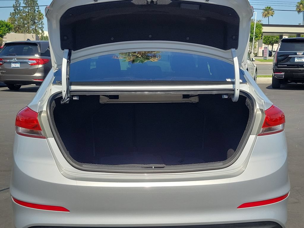Used 2017 Hyundai Elantra SE FWD image 24