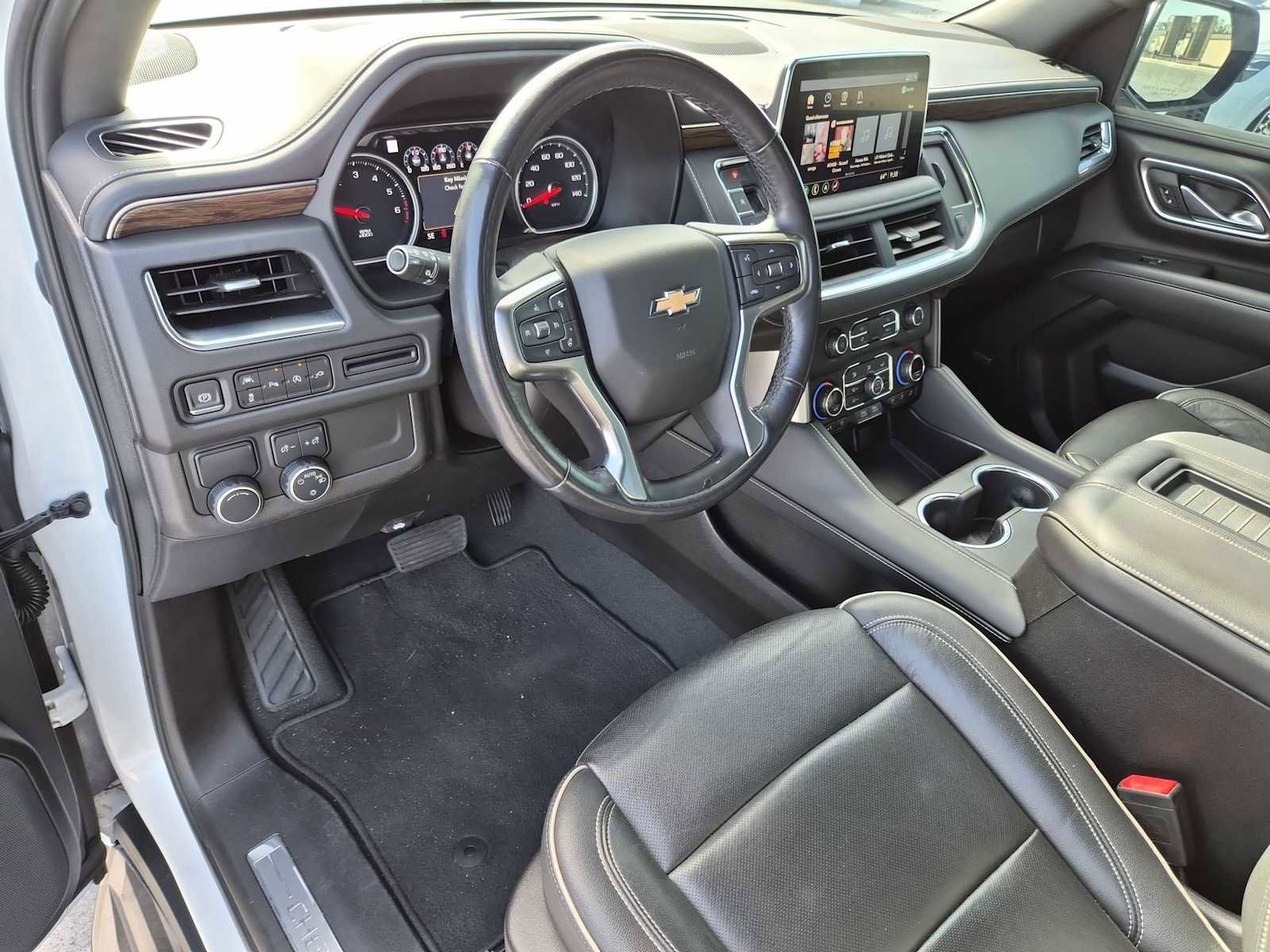 Used 2021 Chevrolet Suburban Premier image 2