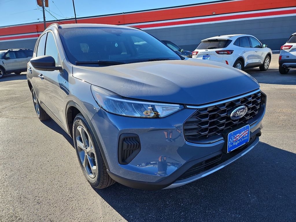 New 2026 Ford Escape ST-Line w/ Tech Pack #1 image 2