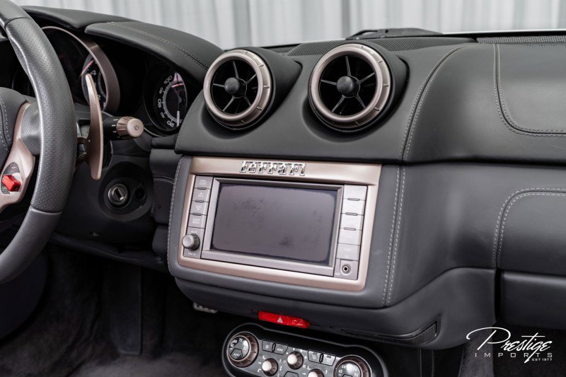 Used 2014 Ferrari California image 49