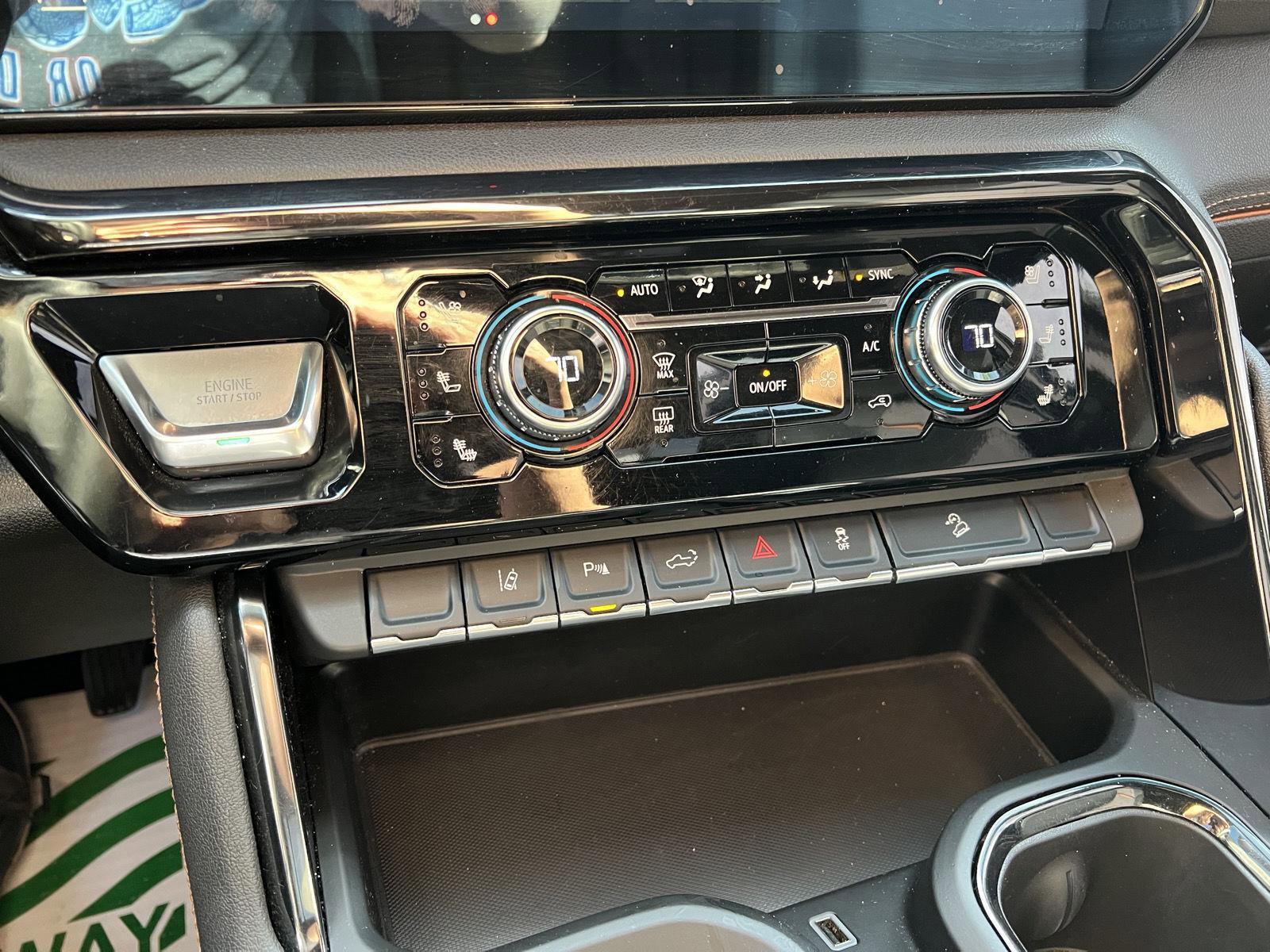 Used 2024 GMC Sierra 2500 AT4 w/ AT4 Preferred Package image 32