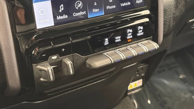 Used 2023 RAM 1500 Laramie AWD/4WD image 40