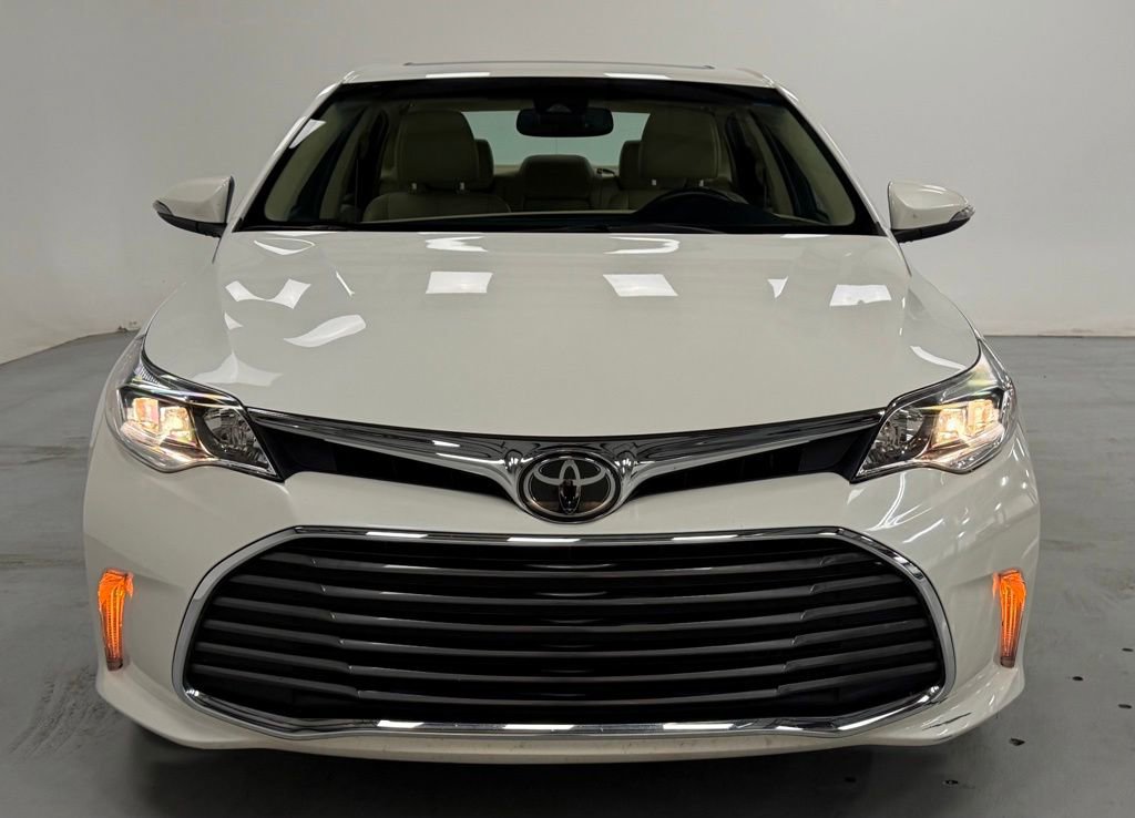 Used 2018 Toyota Avalon XLE Premium w/ All Weather Liner Package FWD image 7
