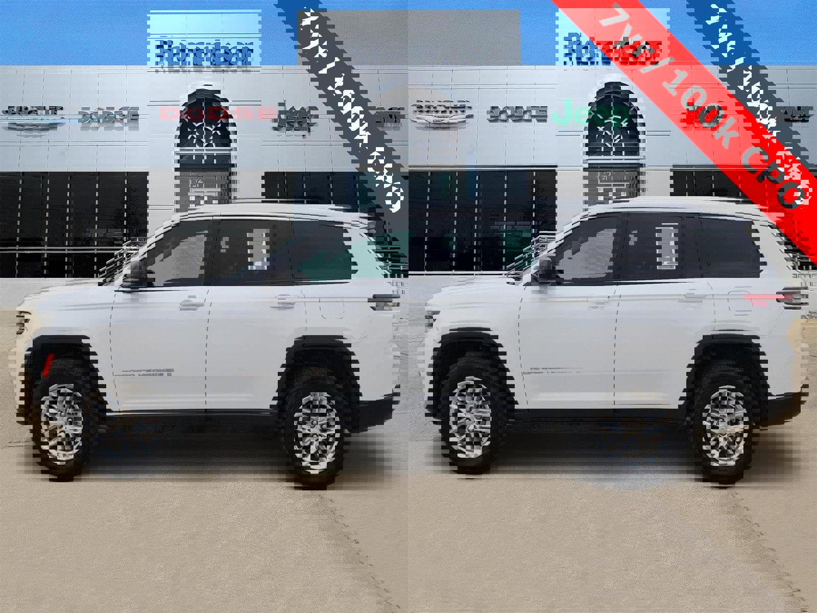 Used 2024 Jeep Grand Cherokee L Laredo image 3