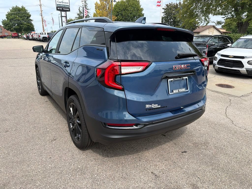 Certified 2024 GMC Terrain SLE w/ Driver Convenience Package FWD image 9