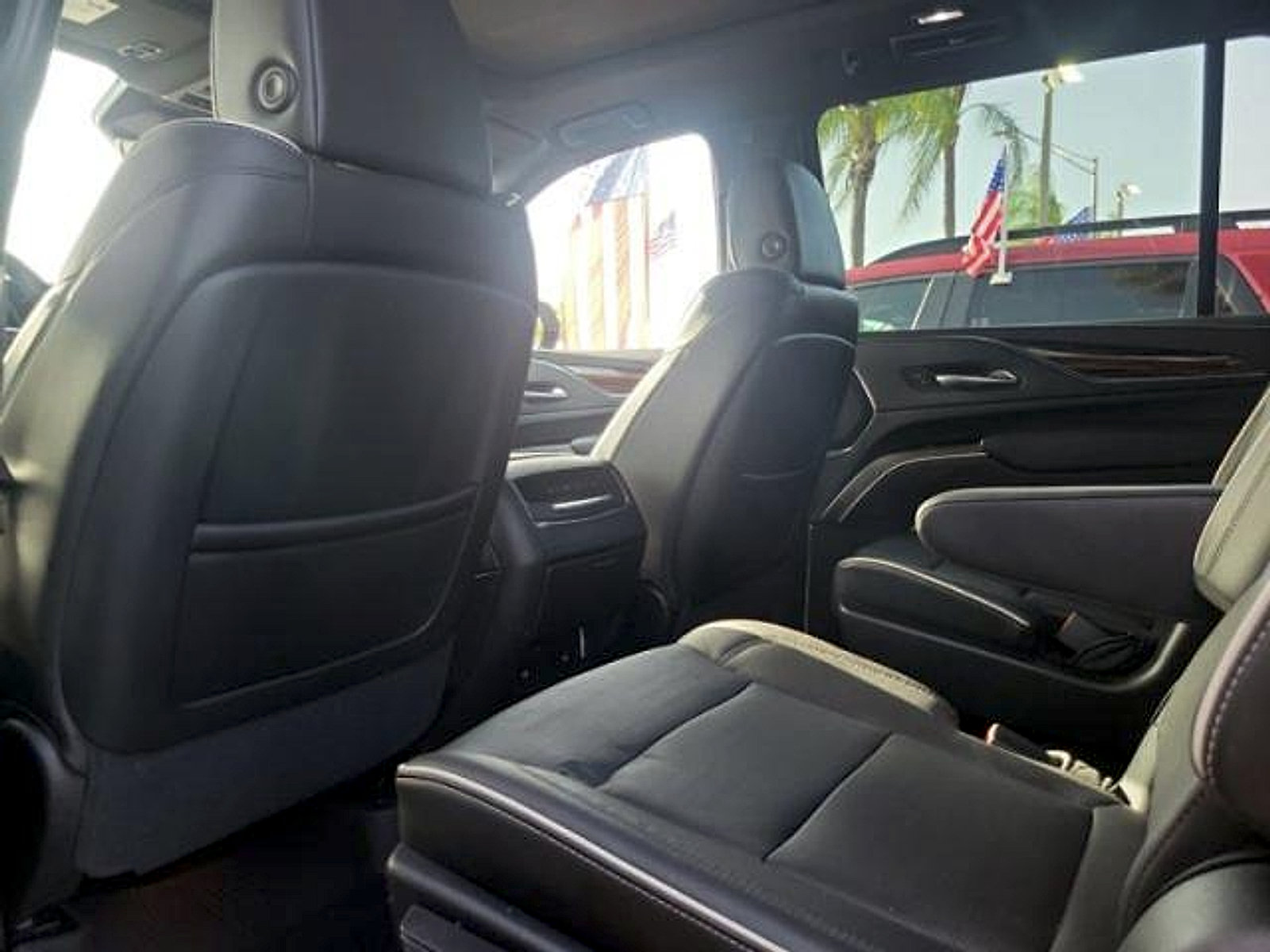 Used 2023 Cadillac Escalade ESV Premium Luxury w/ LPO, Floor Liner Package AWD/4WD image 15