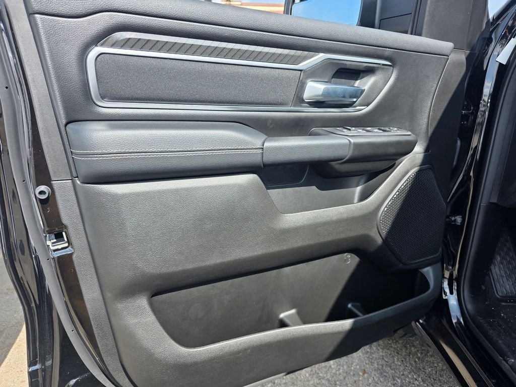 New 2026 RAM 1500 Big Horn w/ Night Edition AWD/4WD image 8