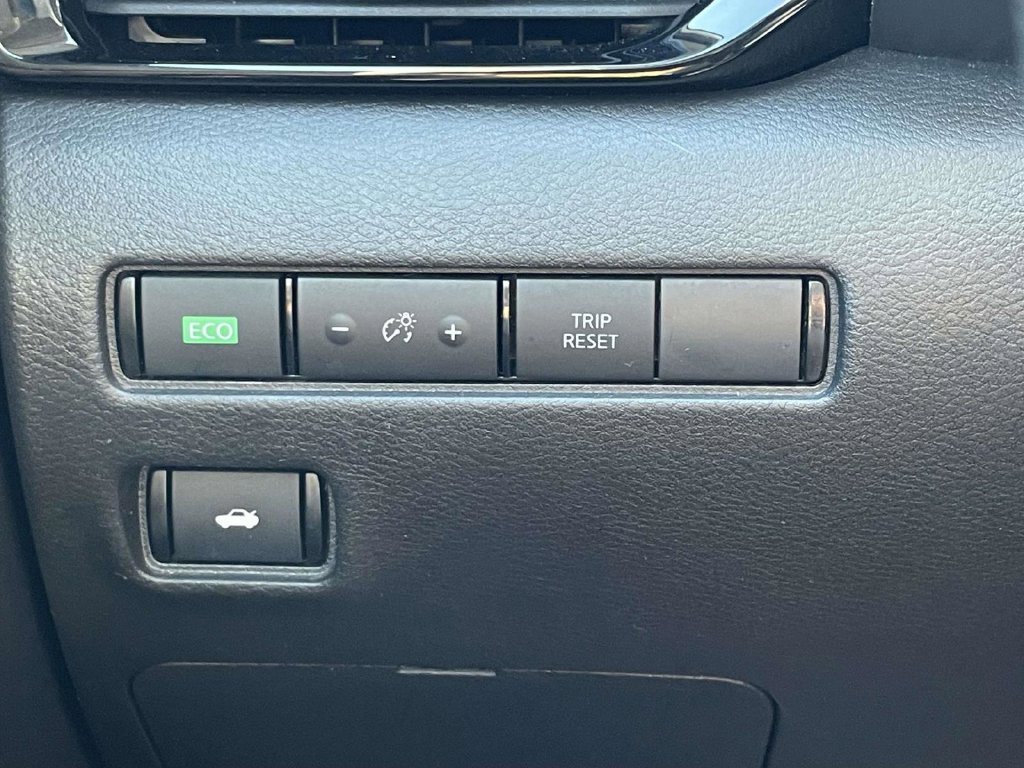 Used 2024 Nissan Sentra SV FWD image 27