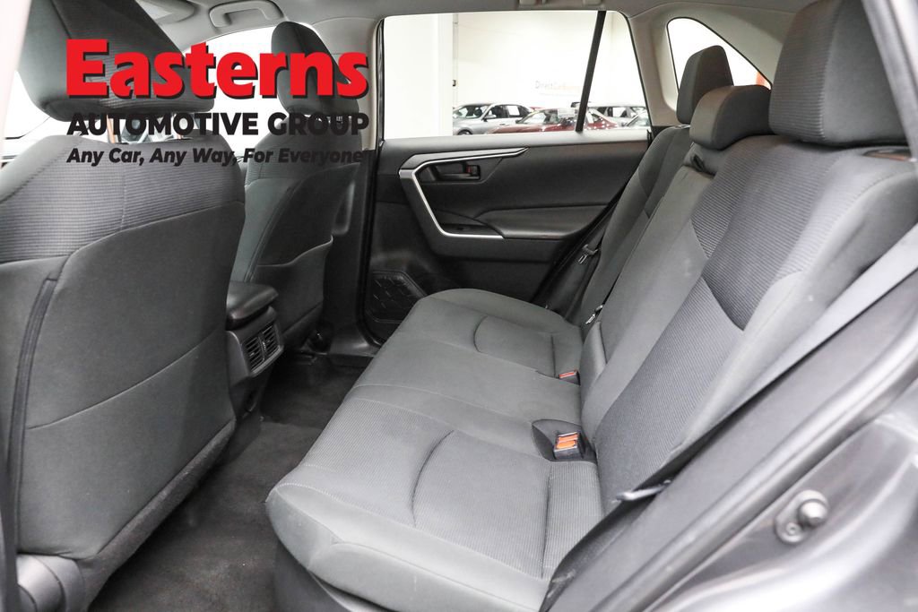 Used 2021 Toyota RAV4 LE image 21