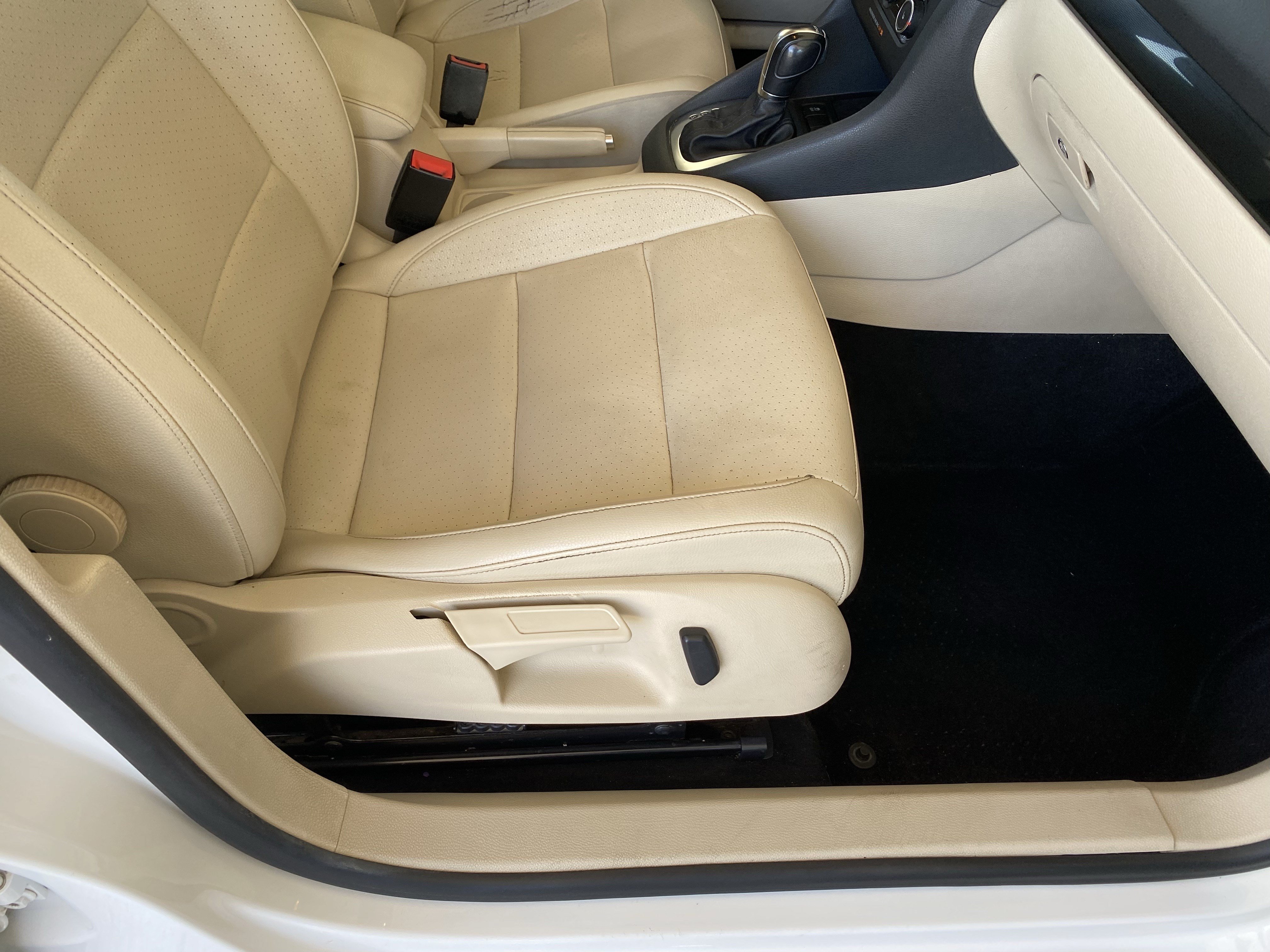 Used 2011 Volkswagen Jetta TDI FWD image 29