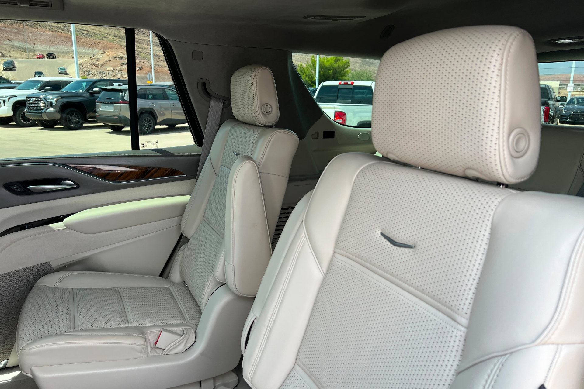 Used 2022 Cadillac Escalade Sport Platinum AWD/4WD image 21