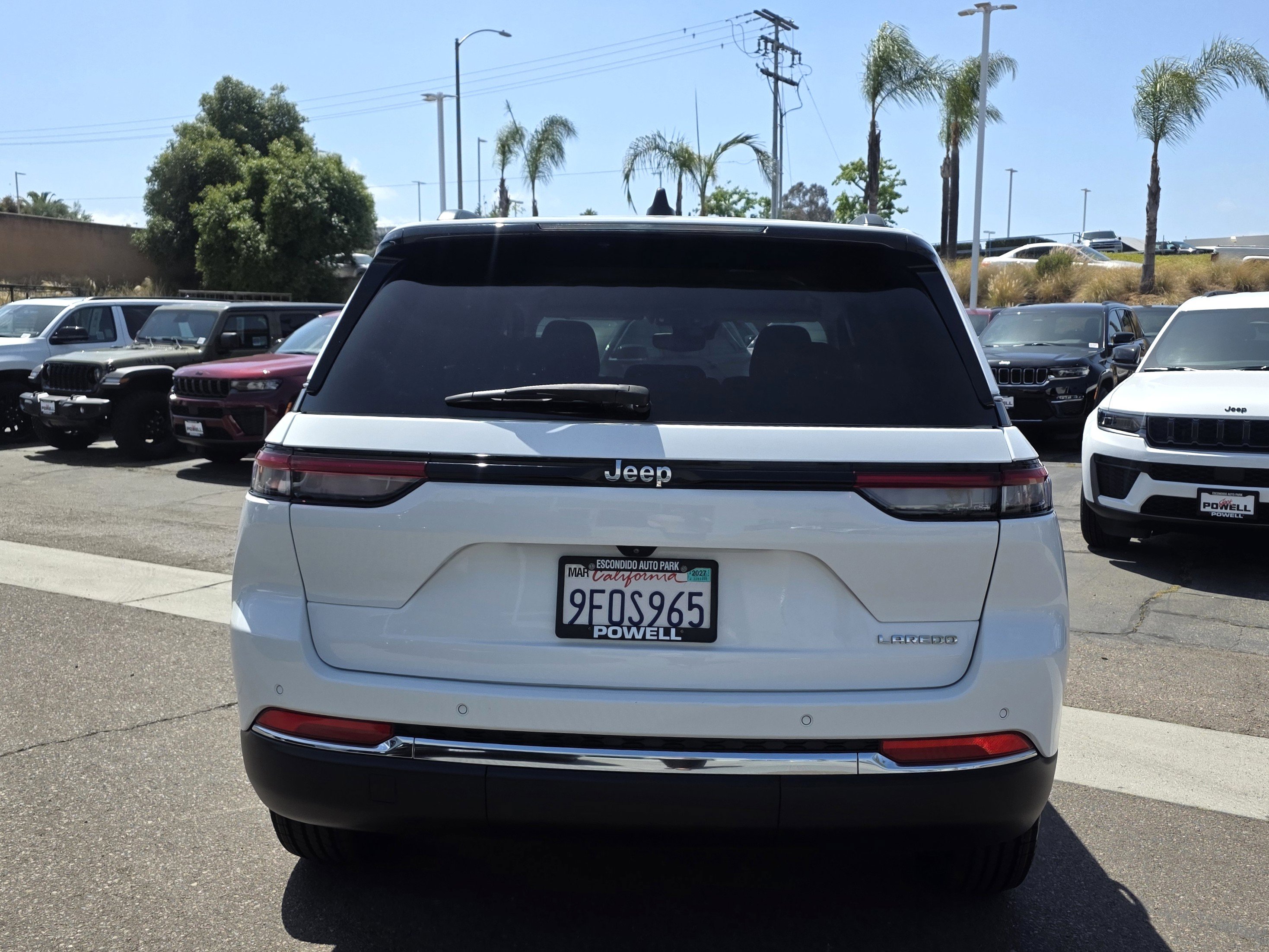 Certified 2023 Jeep Grand Cherokee Laredo RWD image 4