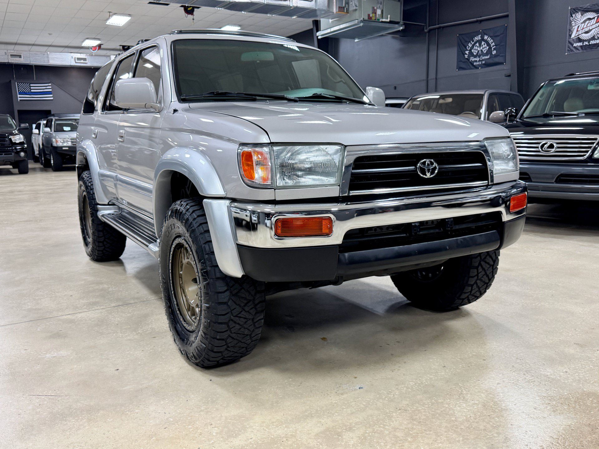 Used 1996 Toyota 4Runner Limited AWD/4WD image 2